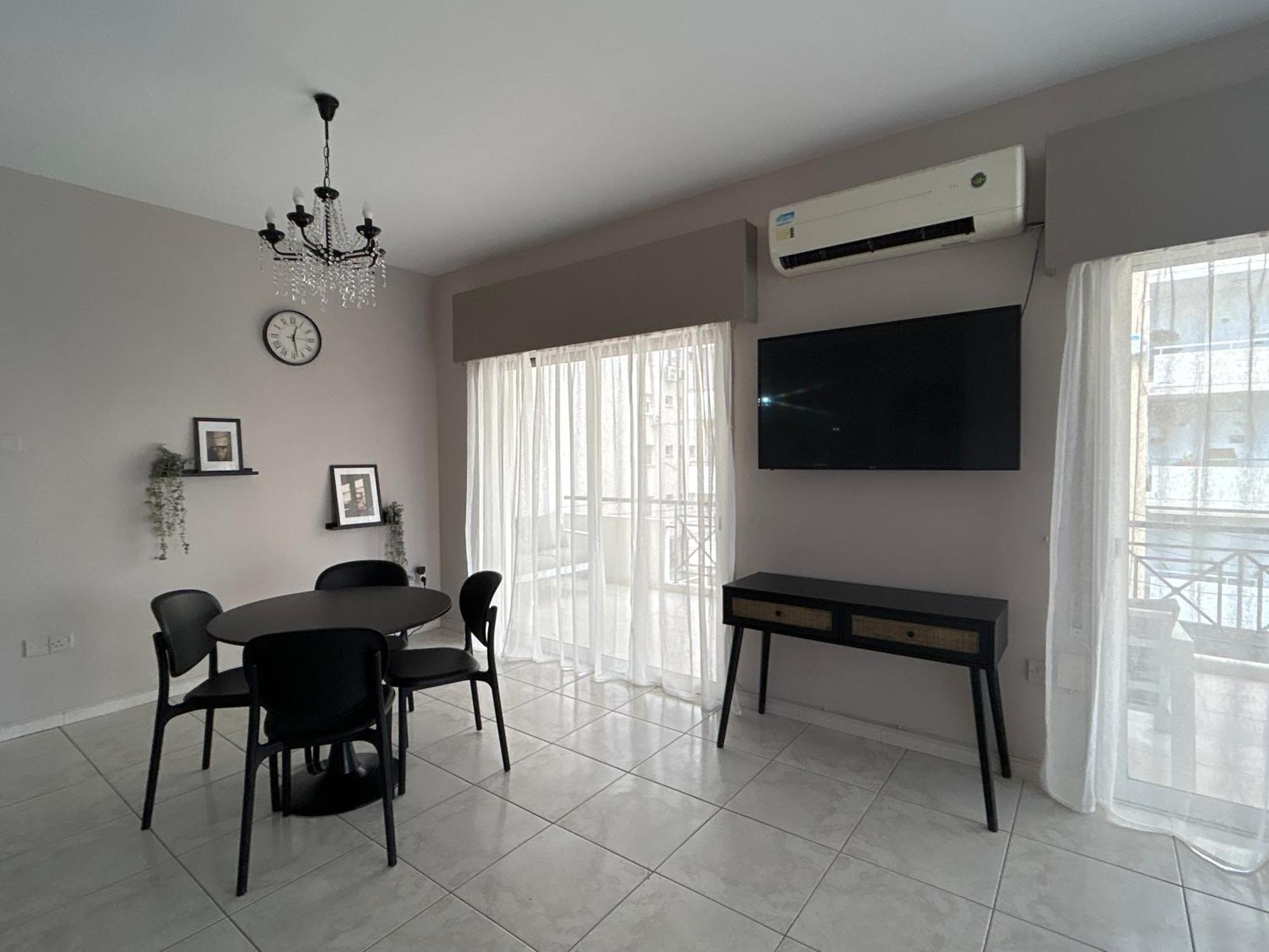 Beach Apartment'S Лимасол Екстериор снимка